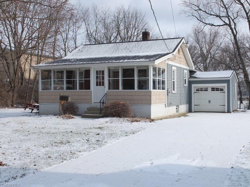 2968 Maple Ave NE, Canton, OH 44714 - photo 1