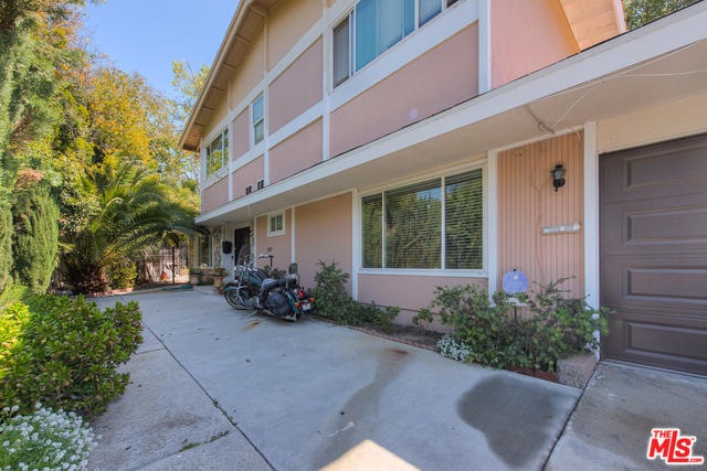 22629 Crespi St, Woodland Hills, CA 91364 - photo 1