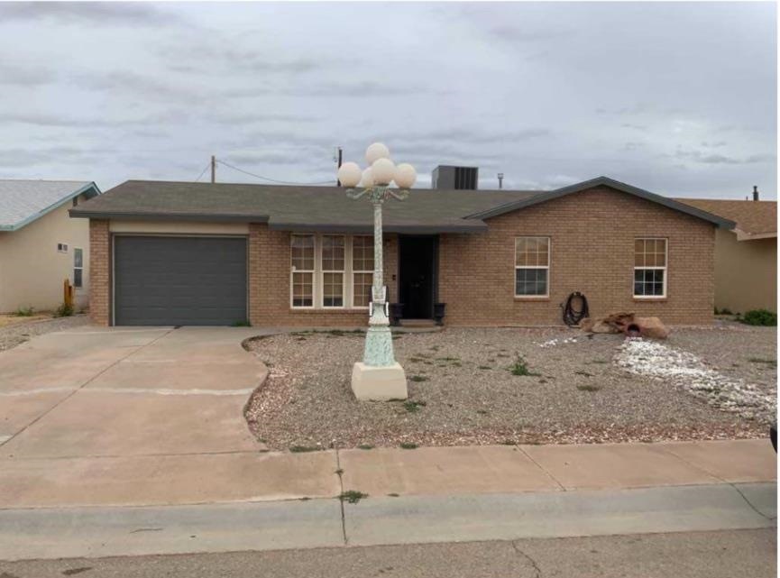 307 Santa fe Dr, Alamogordo, NM 88310 - photo 1