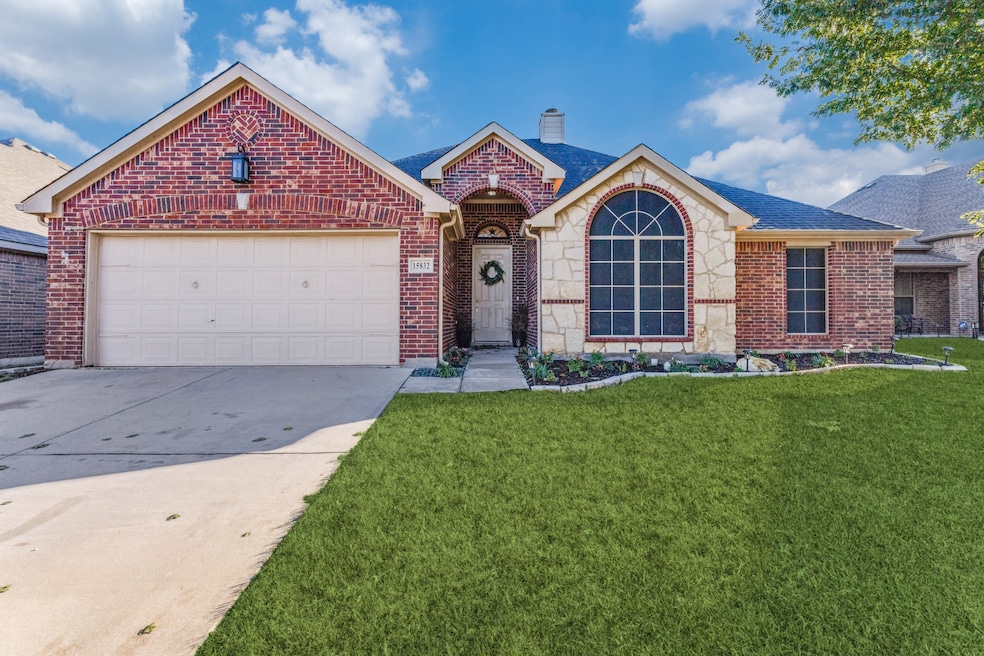 15832 Badger Creek Ln, Fort Worth, TX 76177 - photo 1