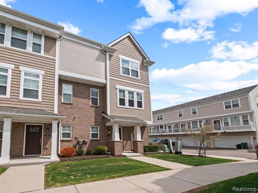 2500 Normandy Rd unit 41, Royal Oak, MI 48073 - photo 1