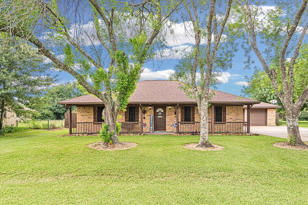 32234 Sky Lakes Dr, Waller, TX 77484 - photo 1