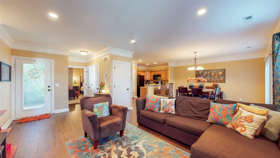 Welcome home!! Notice the beautiful crown molding 
