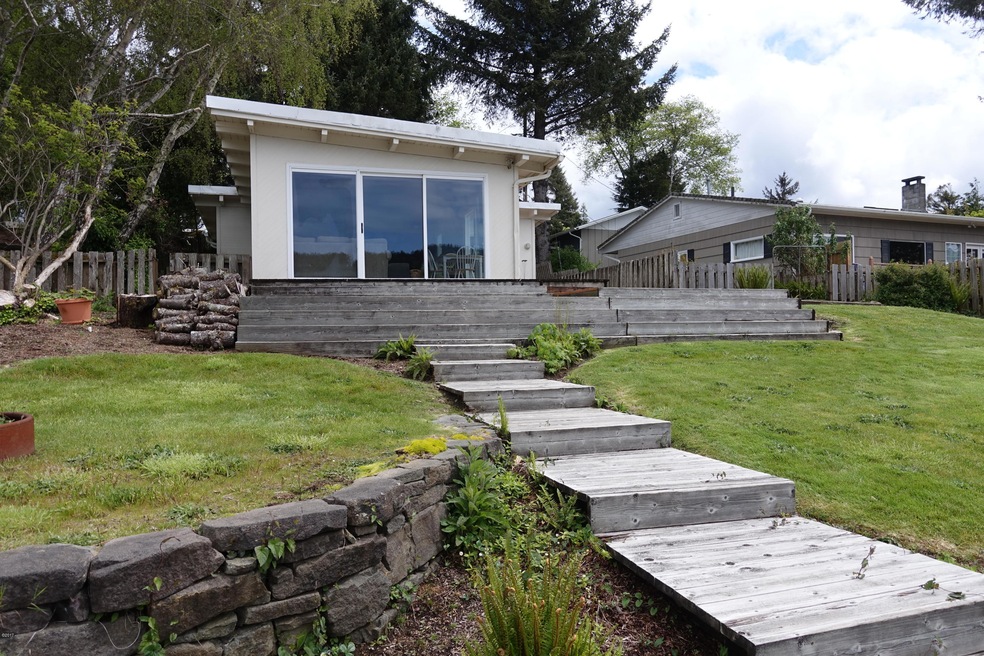 Devils Lake front cottage