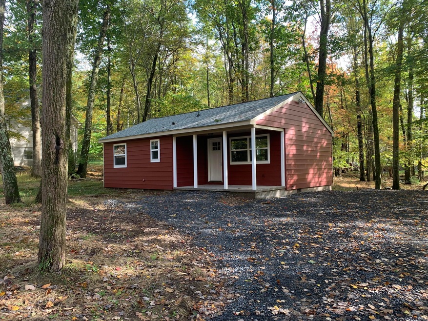 7704 Locust Ln, Cresco, PA 18326 - photo 1