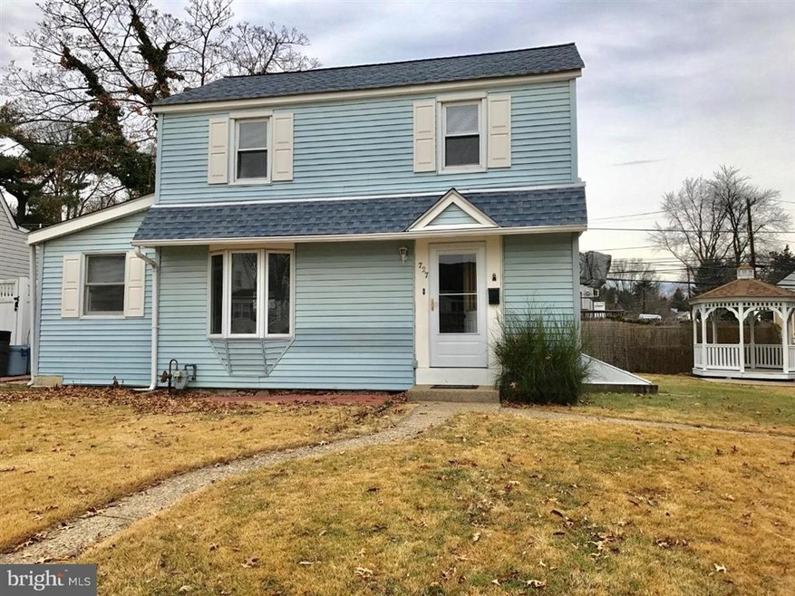 727 Thorndale Rd, Aldan, PA 19018 - photo 1