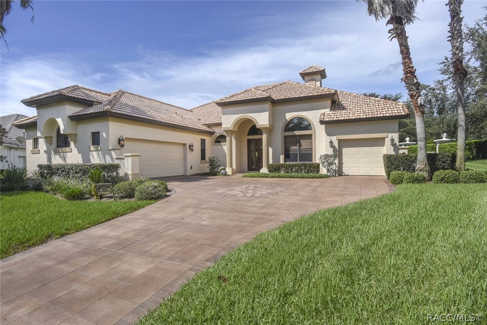 Welcome to 1646 N Sandwedge Pt, located in the des