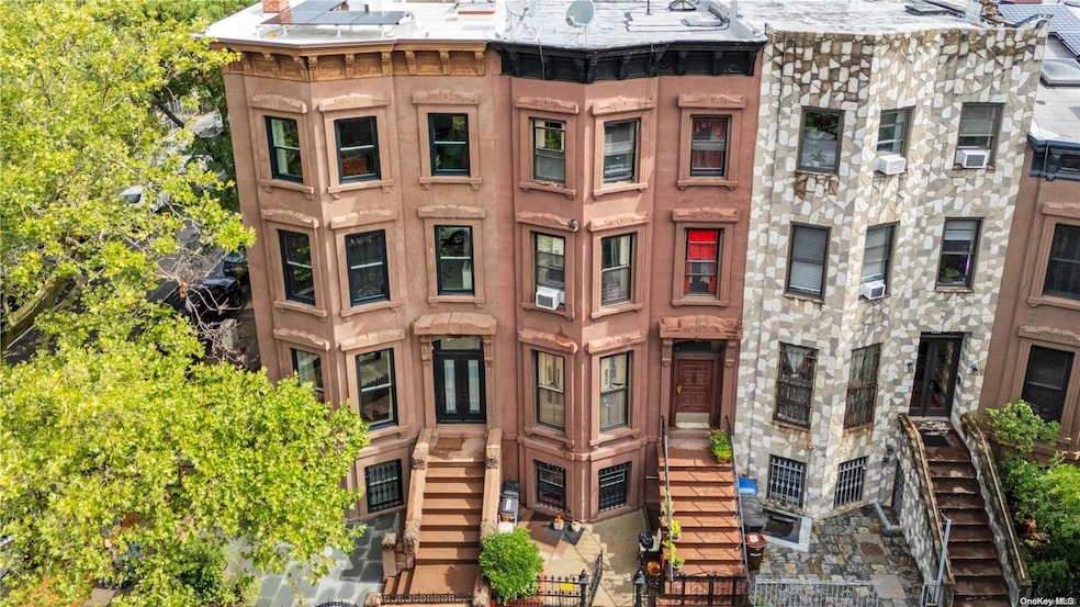 Sold $2,950,000 • Co-Listing Agent