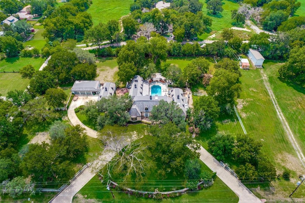 1200 Anthony St, Gainesville, TX 76240 - photo 1