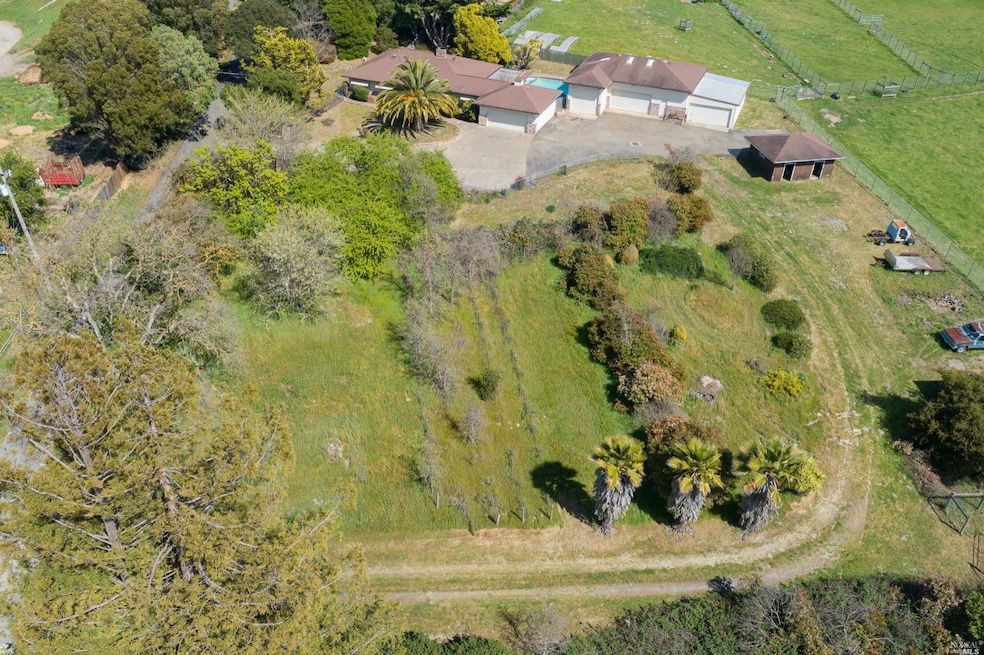 4125 Woodworth Rd, Sebastopol, CA 95472 - photo 1