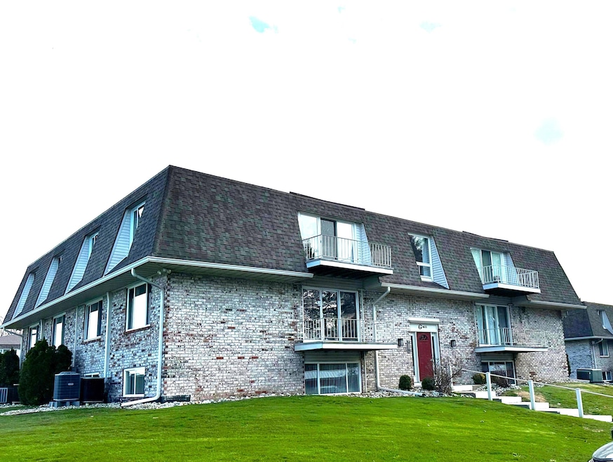 3622 Lakeshore Dr unit G 1, Saint Joseph, MI 49085 - photo 1