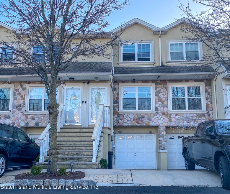 76 Dartmouth Loop