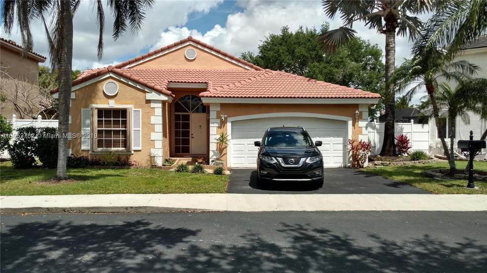 14151 Richwood Place, Davie, FL 33325 - photo 1