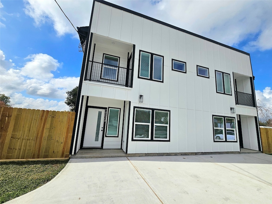 7936 Hirsch Rd unit A, Houston, TX 77016 - photo 1