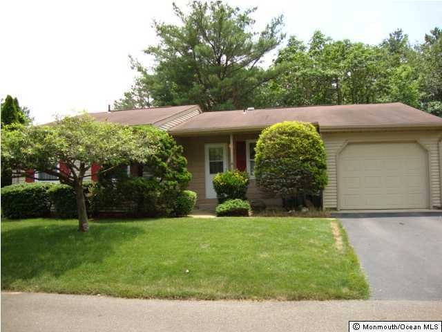 8 Buttonwood Ln, Whiting, NJ 08759 - photo 1