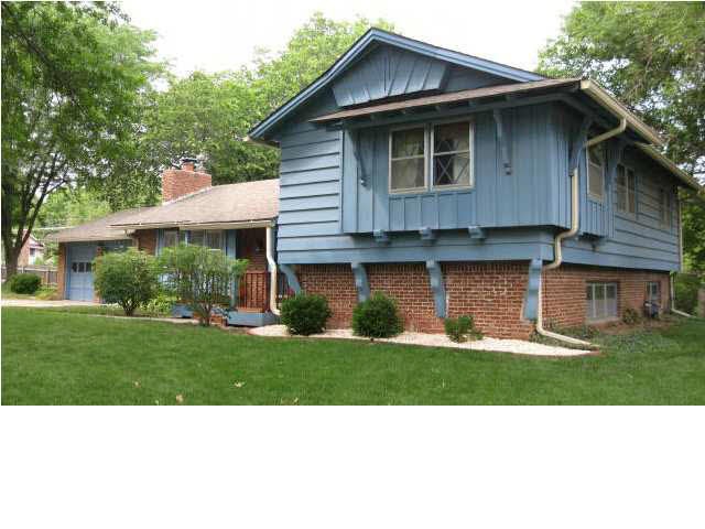 4-Bedrm 3-Bath 2-Car 2,617sf Tri-Level In Bonnie B