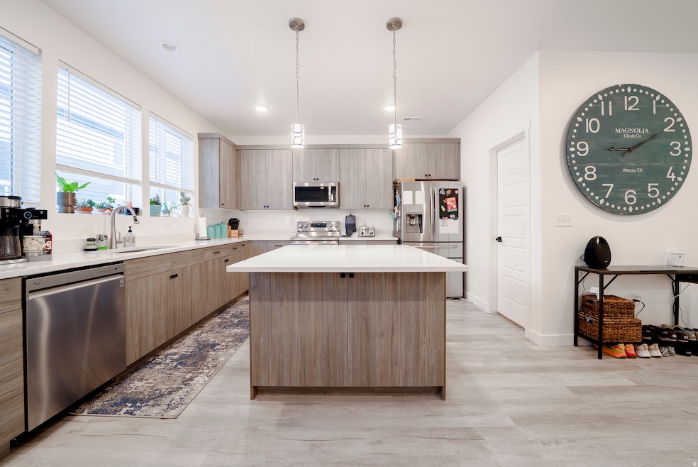 6160 S Miramonte Way unit T-30, Salt Lake City, UT 84118 - photo 1