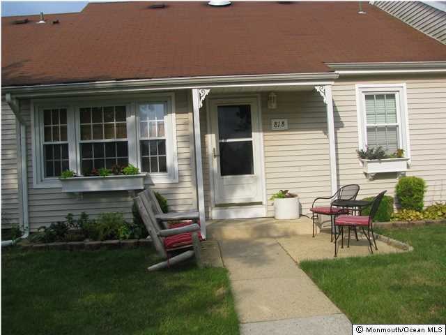 81 Parkway Dr unit B, Freehold, NJ 07728 - photo 1