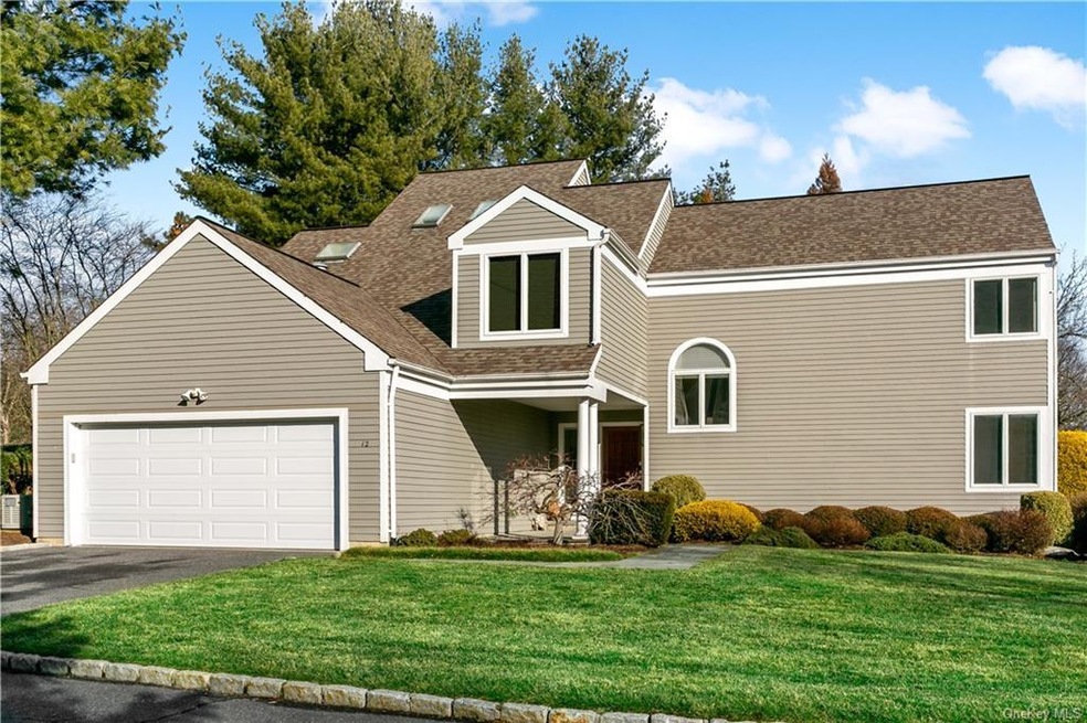Fabulous Rosecliff home on .25 acres with wood cla
