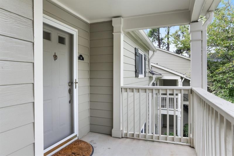 Sweet one bedroom condo located on second floor is