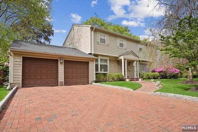 Sold $910,000 • Co-Listing Agent