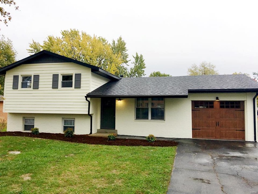 2216 Vadalabene Dr, Maryville, IL 62062 - photo 1