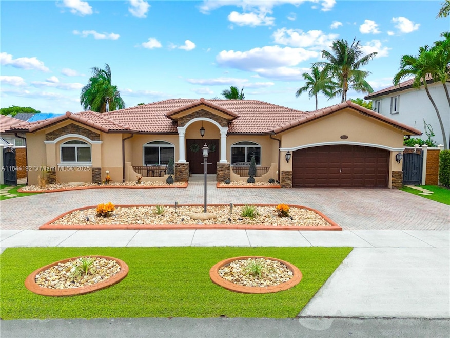 Sold $900,000 • Co-Listing Agent