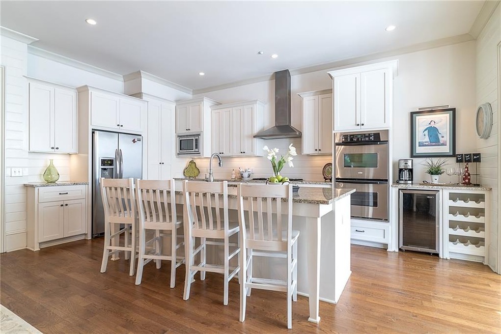 Lots of Storage, Granite Countertops & large Islan