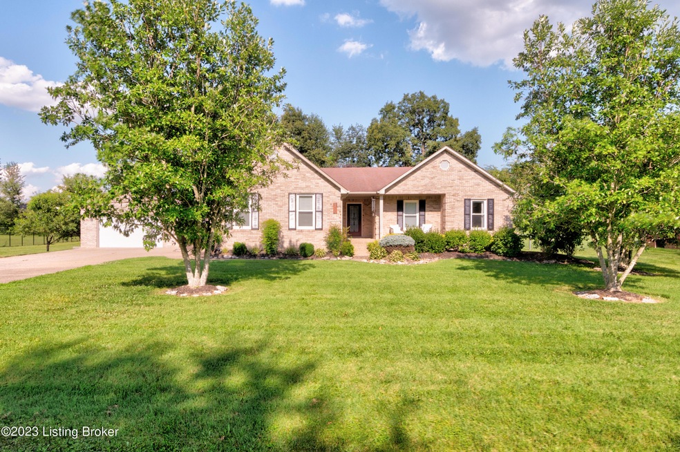 472 Wava Dr, Mount Washington, KY 40047 - photo 1