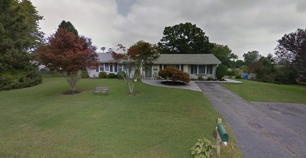 15 Seminole Rd, South Dartmouth, MA 02748 - photo 1