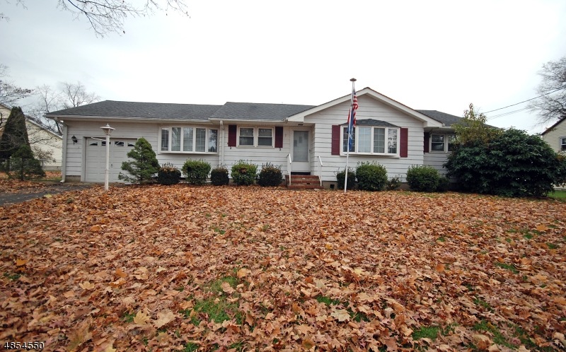 12 Locust Ave, Middlesex, NJ 08846 - photo 1