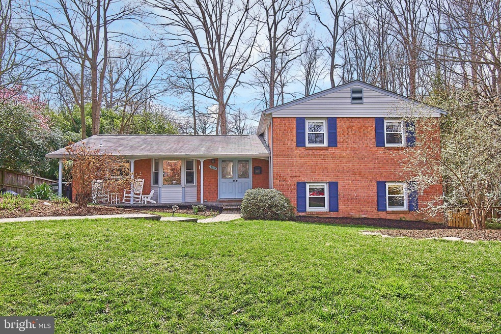 8945 Falling Creek Ct, Annandale, VA 22003 - photo 1