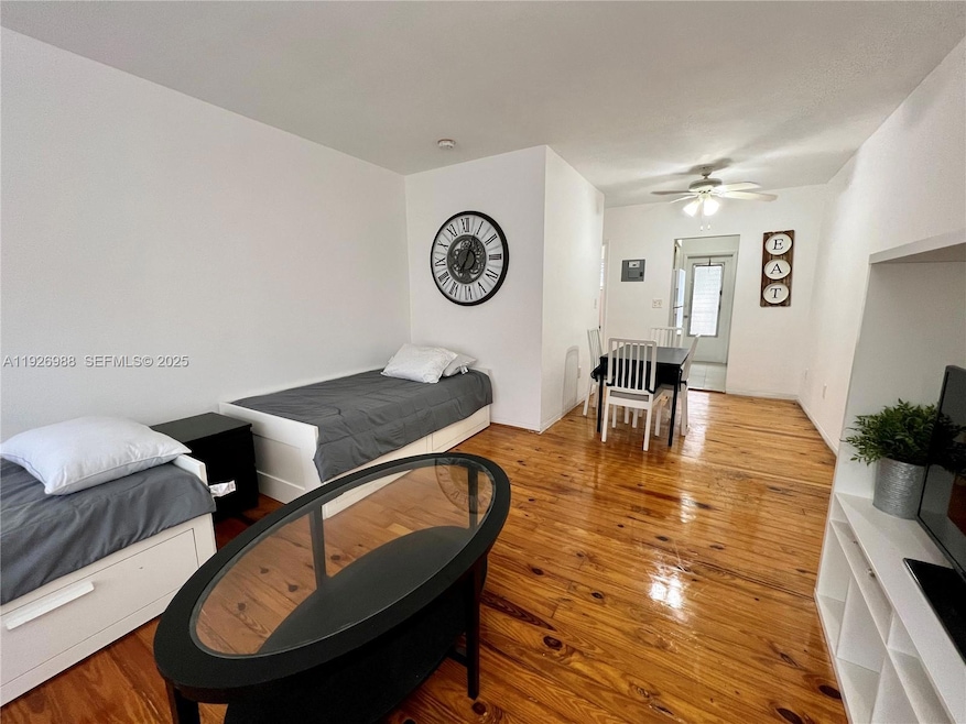 644 Meridian Ave unit 10, Miami Beach, FL 33139 - photo 1