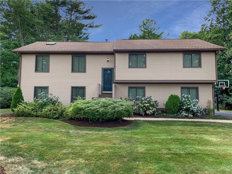 30 Pond View Dr, Warwick, RI 02886 - photo 1