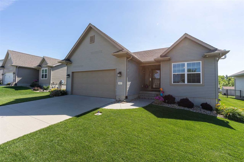 4922 Luke St, Cedar Falls, IA 50613 - photo 1