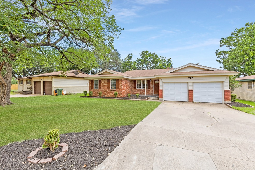 332 Lawana Dr, Bedford, TX 76022 - photo 1