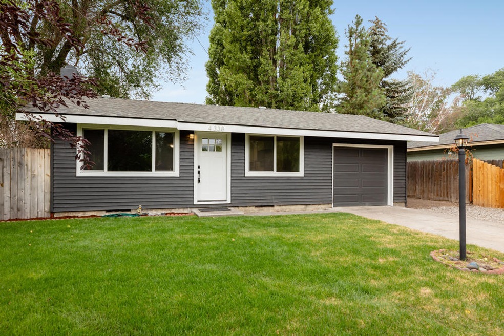 4338 Gary St, Klamath Falls, OR 97603 - photo 1