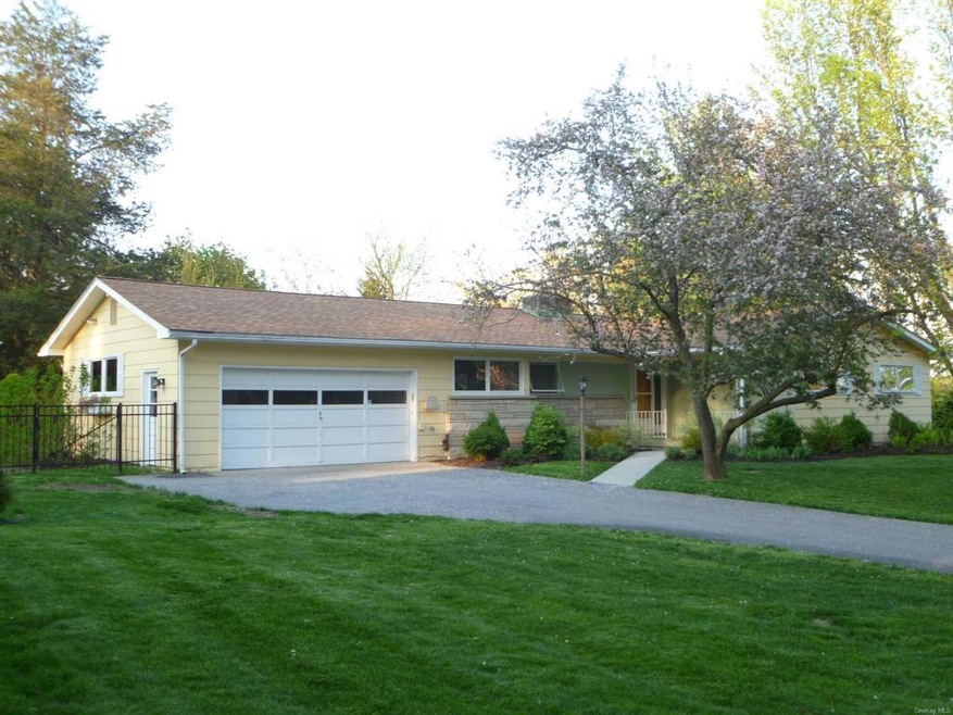 41 Kingwood Dr, Poughkeepsie, NY 12601 - photo 1