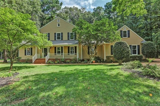 Wonderful curb appeal.  Hardiplank siding. Aggrega