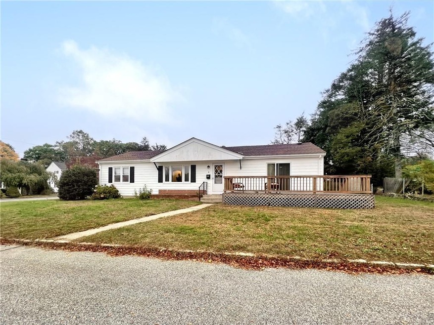 4 Bellevue Cir, West Warwick, RI 02893 - photo 1