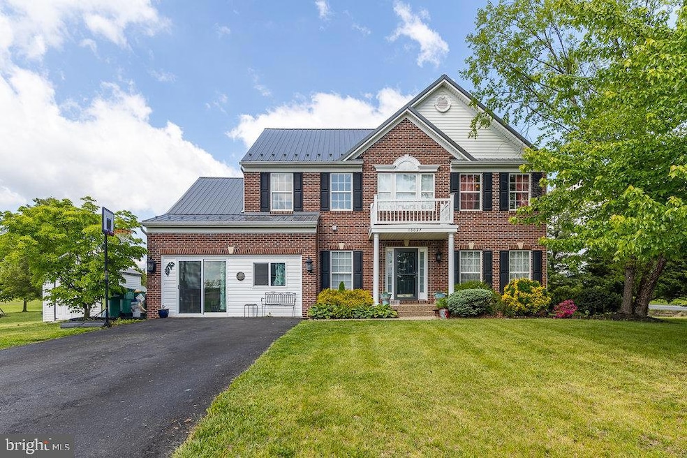 10027 Lindale Ave, Greencastle, PA 17225 - photo 1