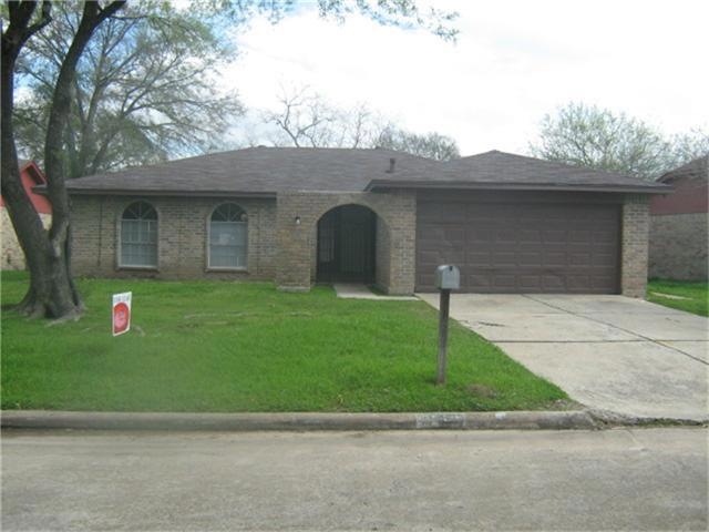 8518 Carriage Creek Dr, Houston, TX 77064 - photo 1