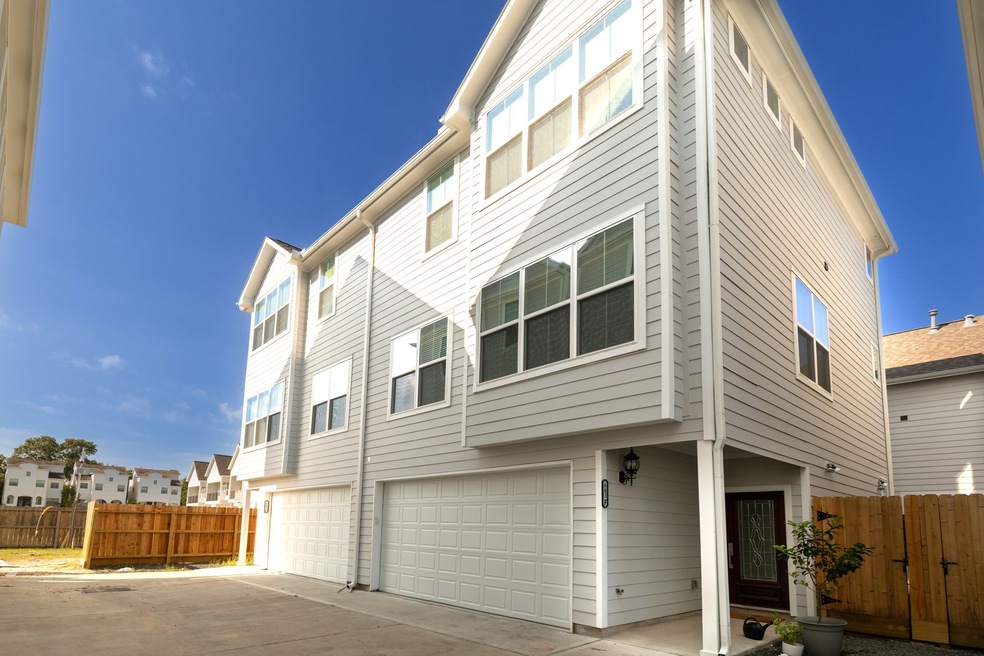 603 Link Rd, Houston, TX 77009 - photo 1