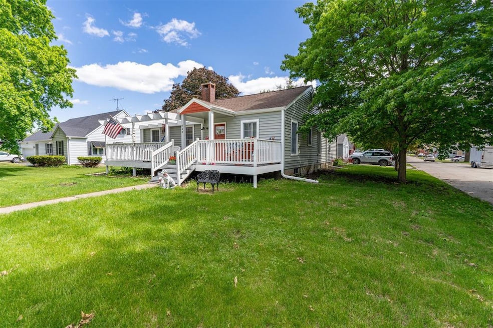 620 W Filmore St, Winterset, IA 50273 - photo 1