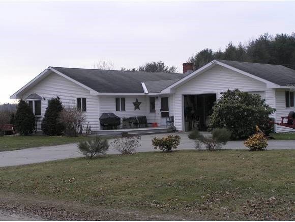 456 Elm St, Claremont, NH 03743 - photo 1