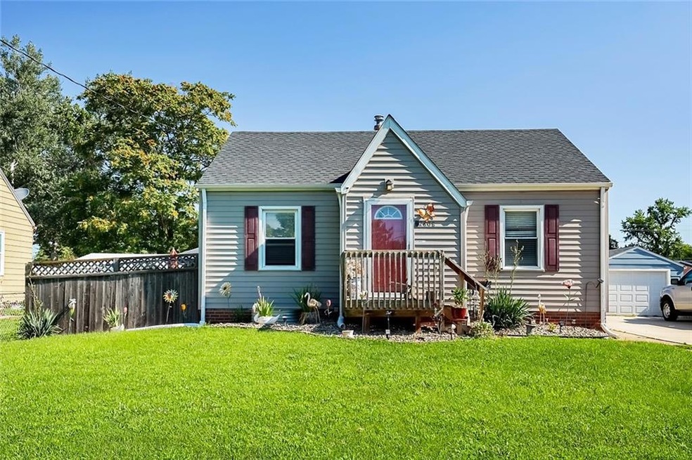 2808 Capitol Ave, Des Moines, IA 50317 - photo 1