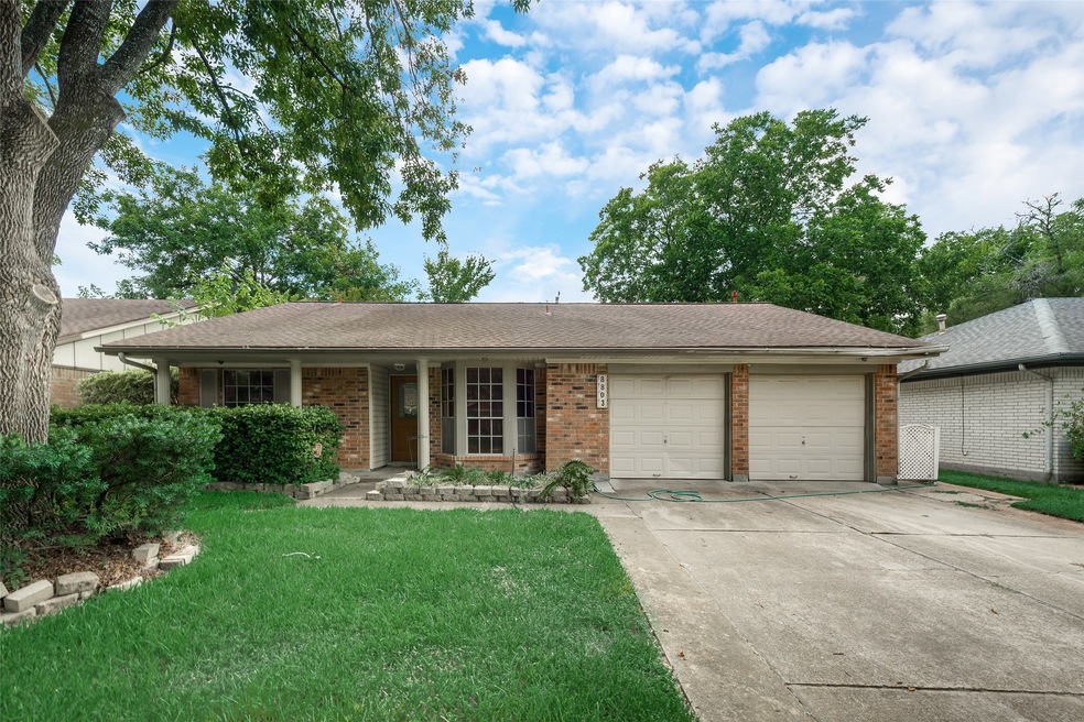 8803 Twisting Vine Ln, Houston, TX 77040 - photo 1