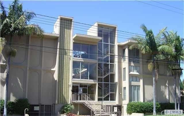 MID- CENTURY MODERN ARCHITECTURE