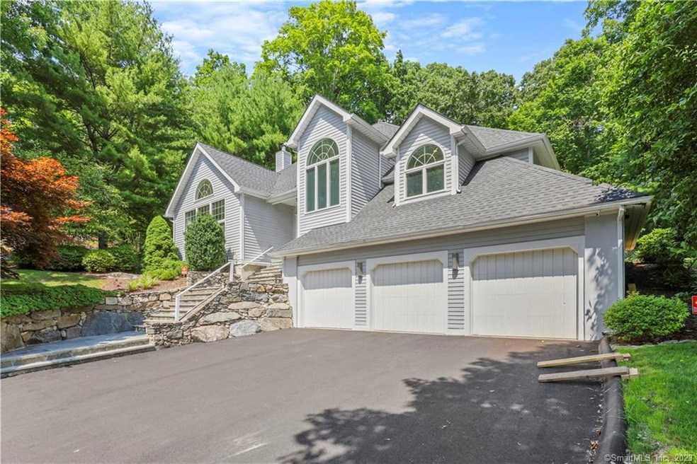 8 Smoke Hill Dr, Stamford, CT 06903 - photo 1