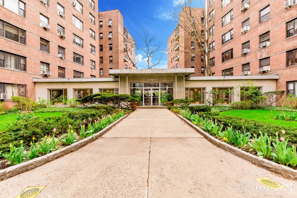 3616 Henry Hudson Pkwy E unit 5BN, Bronx, NY 10463 - photo 1